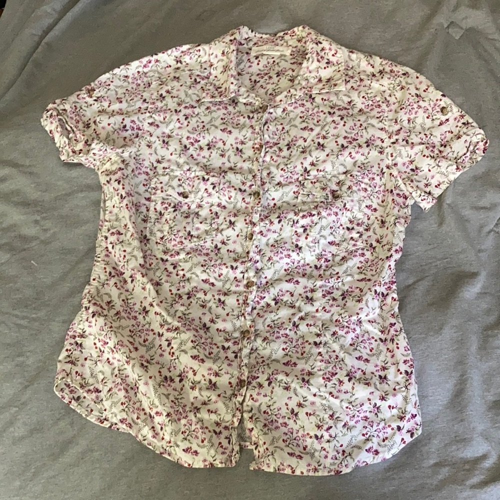 *MUST GO* H&M L.O.G.G floral cotton button up *DONATING SOON*